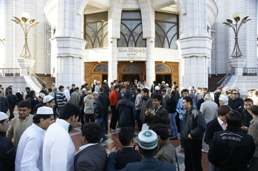 Кул Шариф. Мусульмане после пятничного намаза