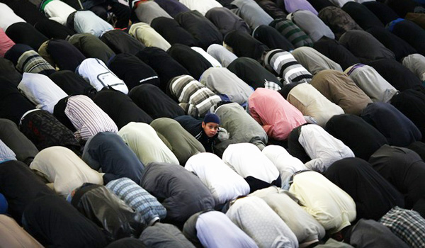 Сажда во время пятничного намаза