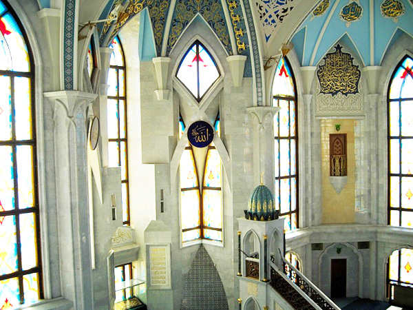 Минбар и витражи Кул Шариф, вид с балкона
